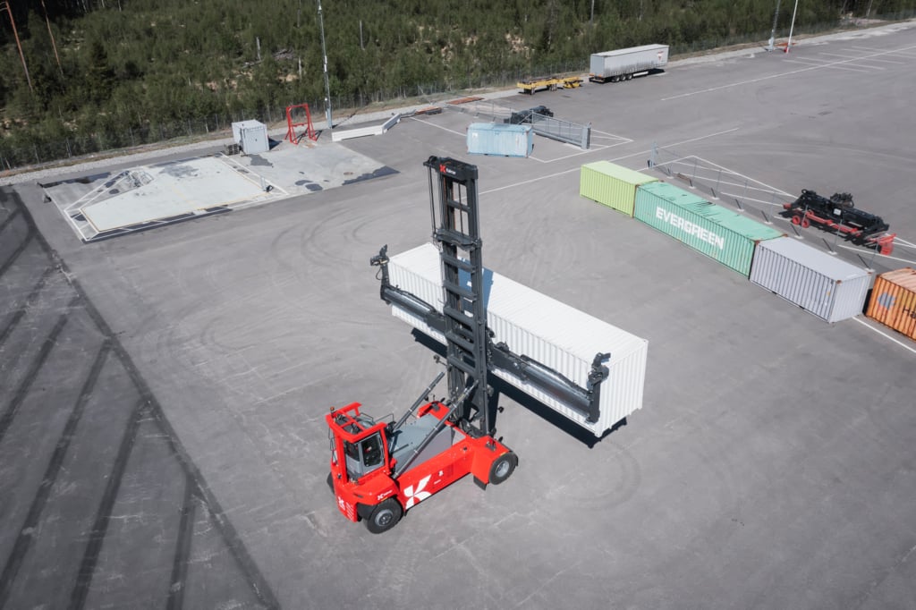 NB_Kalmar Electric Empty Container Handler ECG90-110 (36)