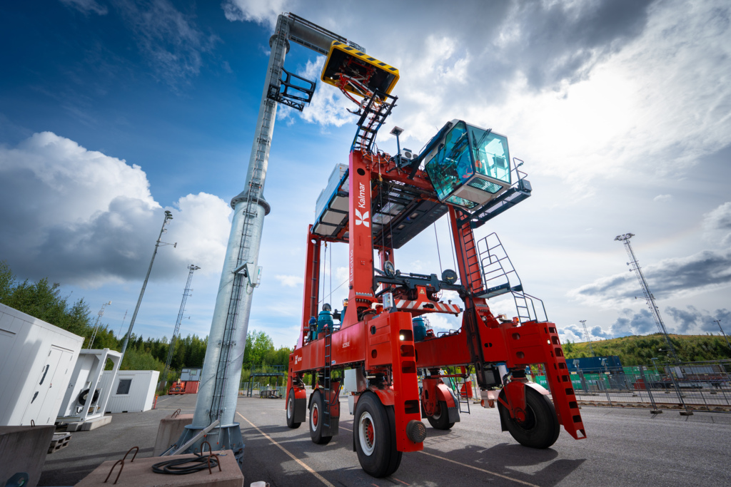 Kalmar Electric Straddle Carrier_Tampere 2025 (5)